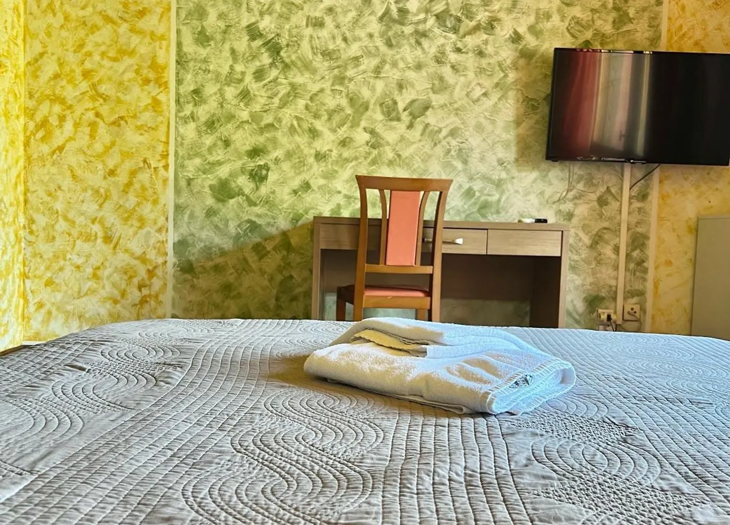 Hotel De La Gare Aix-les-Bains